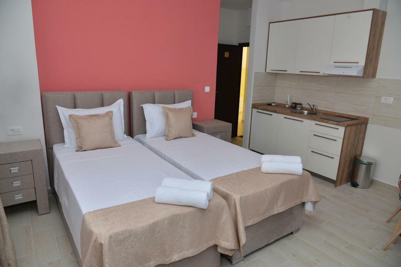 Helada Apartments Tivat Exteriör bild
