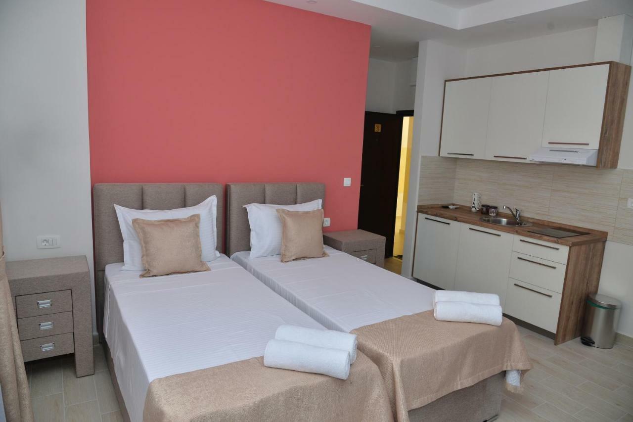 Helada Apartments Tivat Exteriör bild